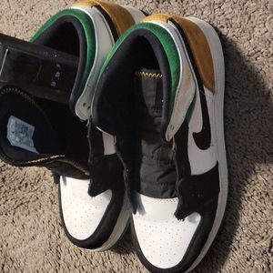 Jordan's size 6.5 Boys